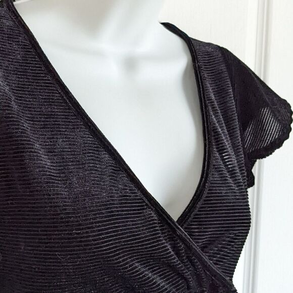 NWT SEE YOU MONDAY Black velvet tiered V-neck mini dress Small @L1 - Picture 4 of 9